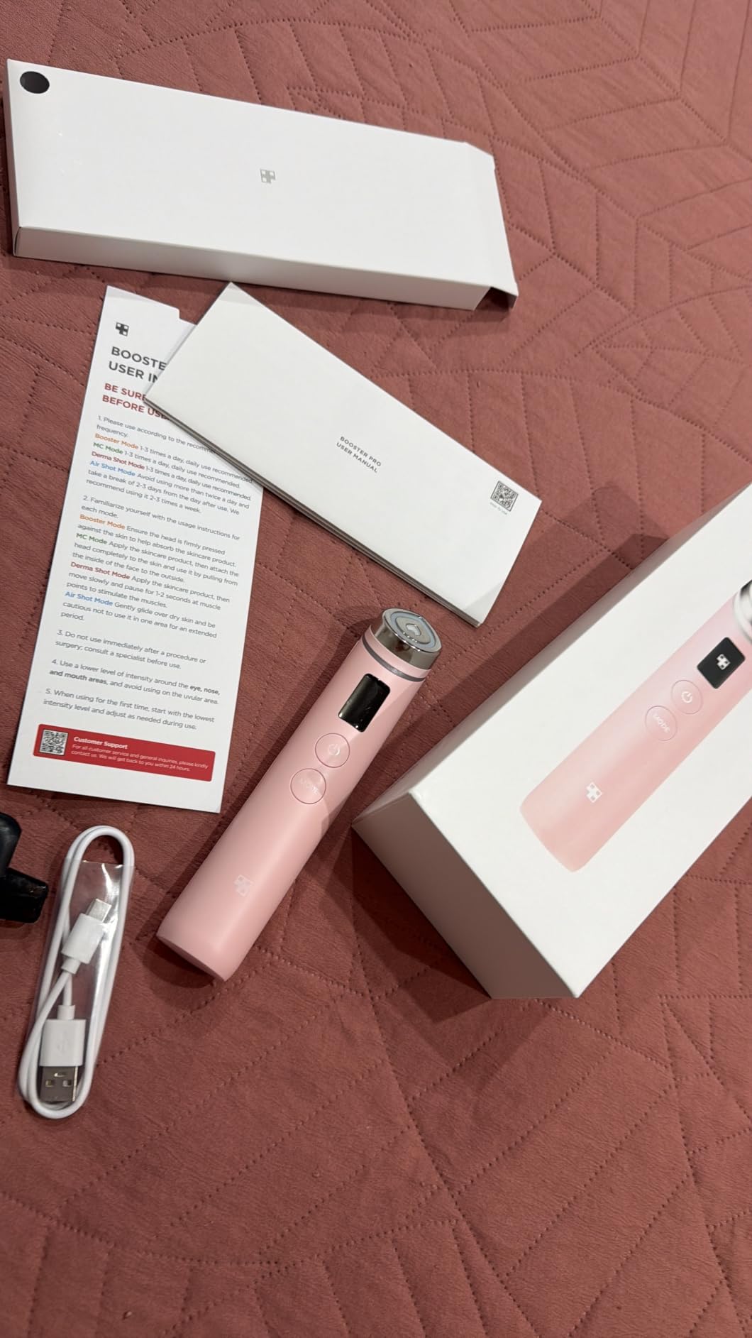 Medicube AGE-R Booster Pro appareil visage rose 6-en-1 glow
