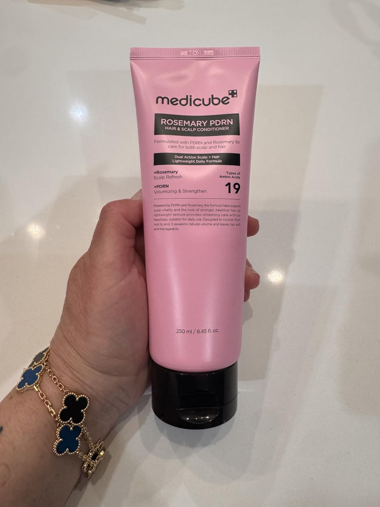 Medicube PDRN Pink Rosemary après-shampoing 250 ml épaississant