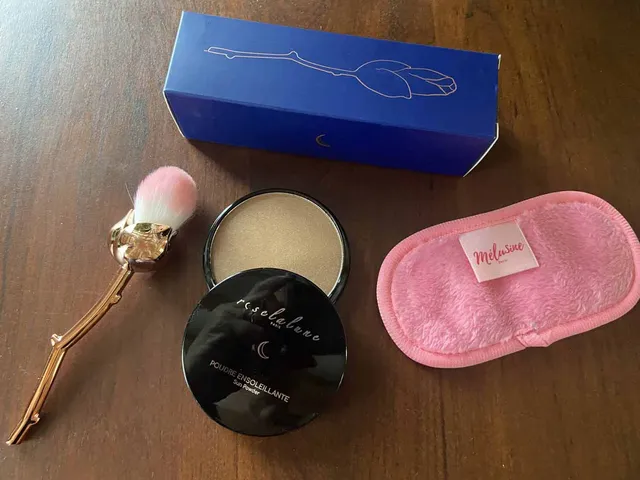 Mélusine Coffret poudre bronzer pinceau serviette démaquillante